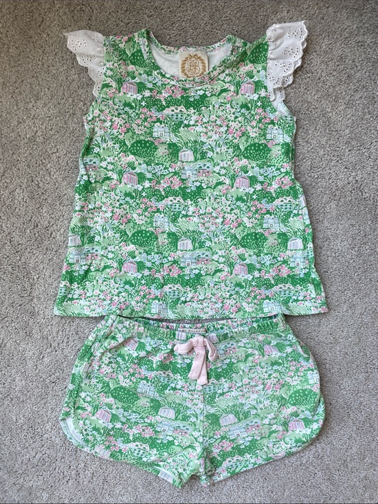 The Beaufort Bonnet Company Other - The Beaufort Bonnet Company Matching Set size 6 Rare Belmont Blooms Print